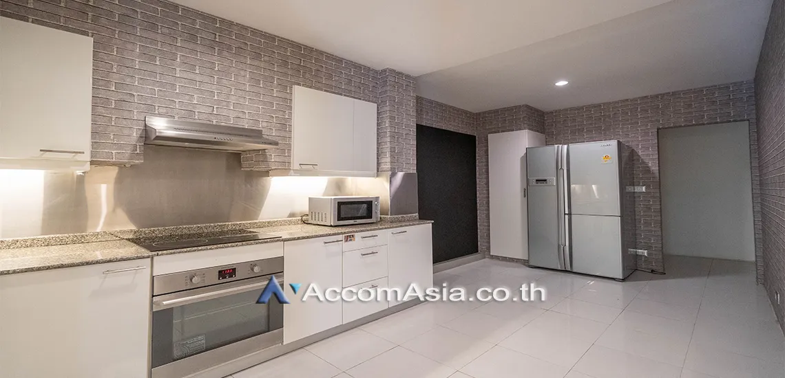 6  3 br Apartment For Rent in Ploenchit ,Bangkok BTS Chidlom - MRT Lumphini at Low-Rise Cozy Apartment, 5 mins walk to Lumpini park AA27586