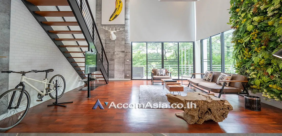  1  3 br Apartment For Rent in Ploenchit ,Bangkok BTS Chitlom - MRT Lumphini at Low-Rise Cozy Apartment, 5 mins walk to Lumpini park AA27586