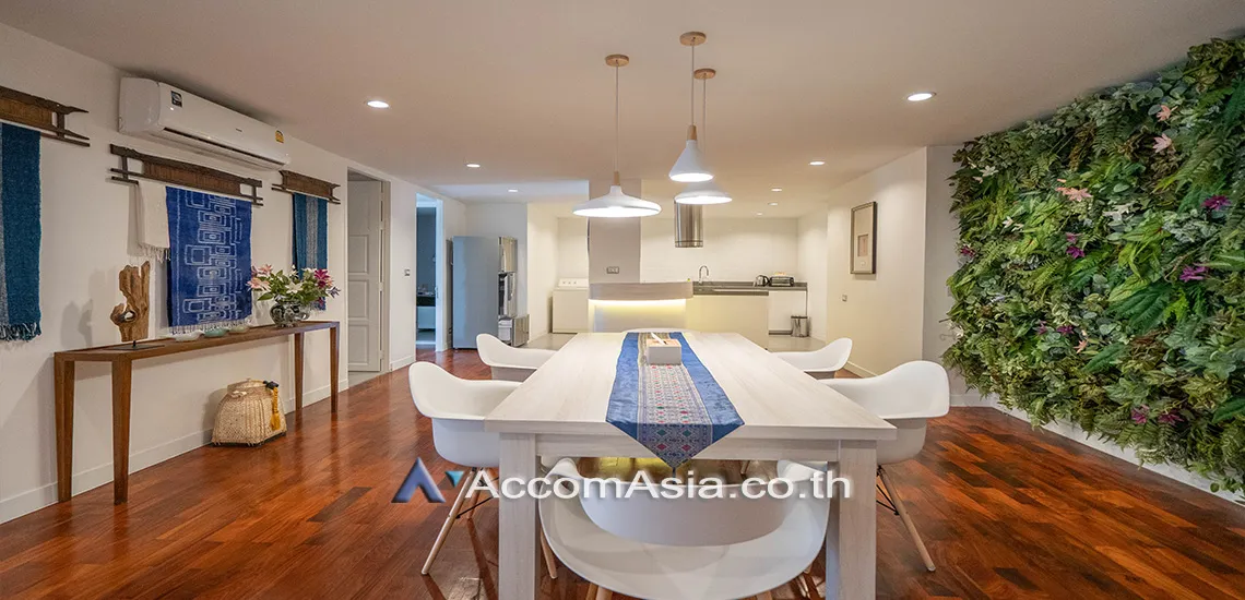  1  3 br Apartment For Rent in Ploenchit ,Bangkok BTS Chitlom - MRT Lumphini at Low-Rise Cozy Apartment, 5 mins walk to Lumpini park AA27587