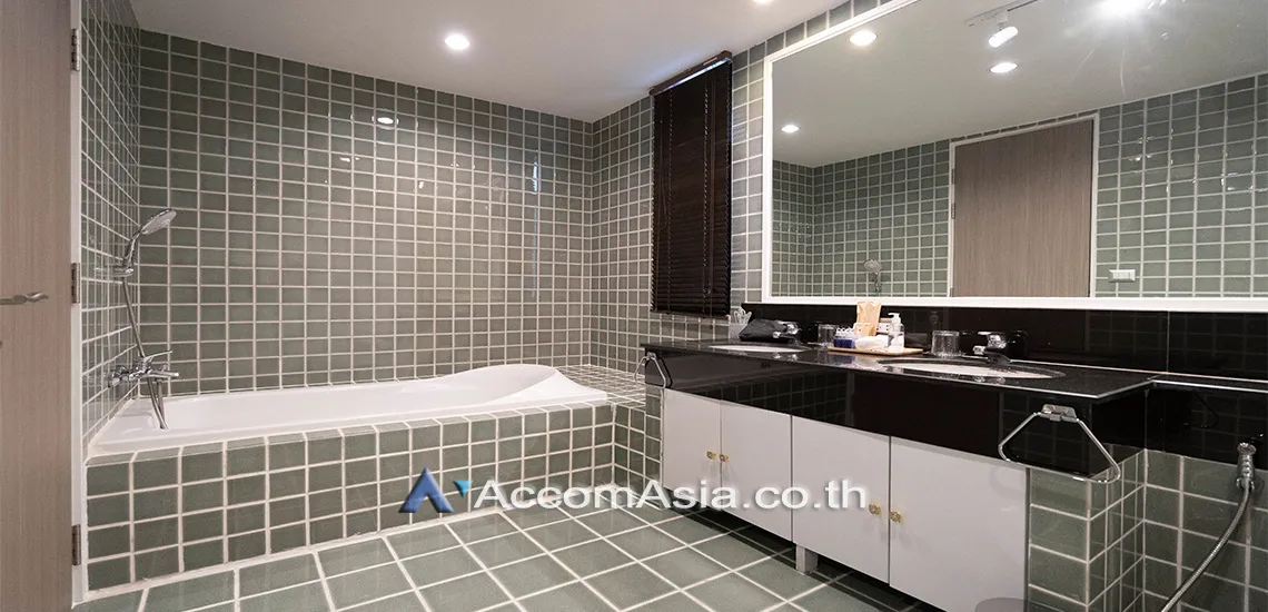 6  3 br Apartment For Rent in Ploenchit ,Bangkok BTS Chidlom - MRT Lumphini at Low-Rise Cozy Apartment, 5 mins walk to Lumpini park AA27587