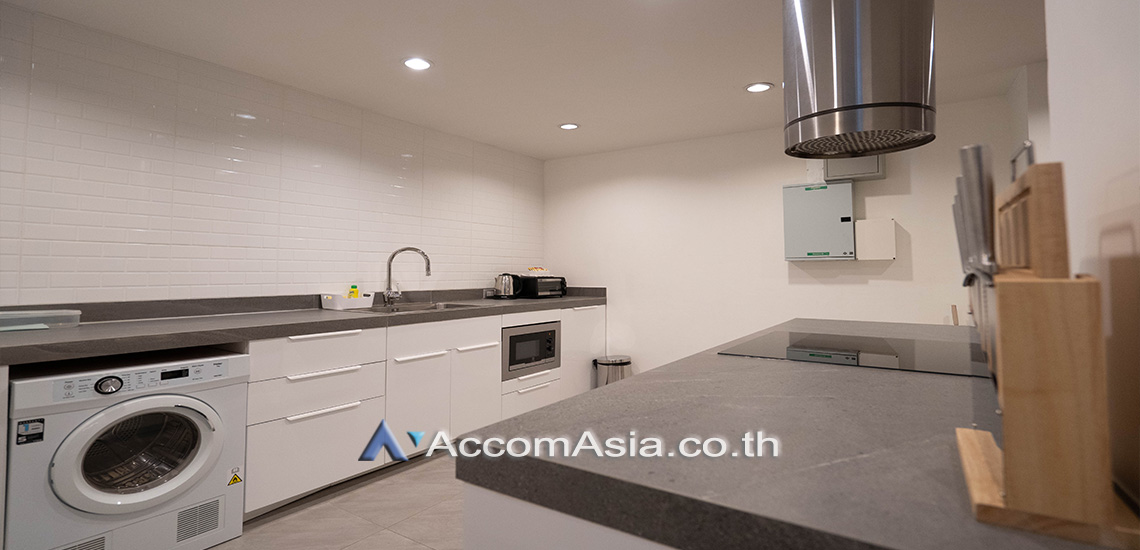 5  3 br Apartment For Rent in Ploenchit ,Bangkok BTS Chitlom - MRT Lumphini at Low-Rise Cozy Apartment, 5 mins walk to Lumpini park AA27587