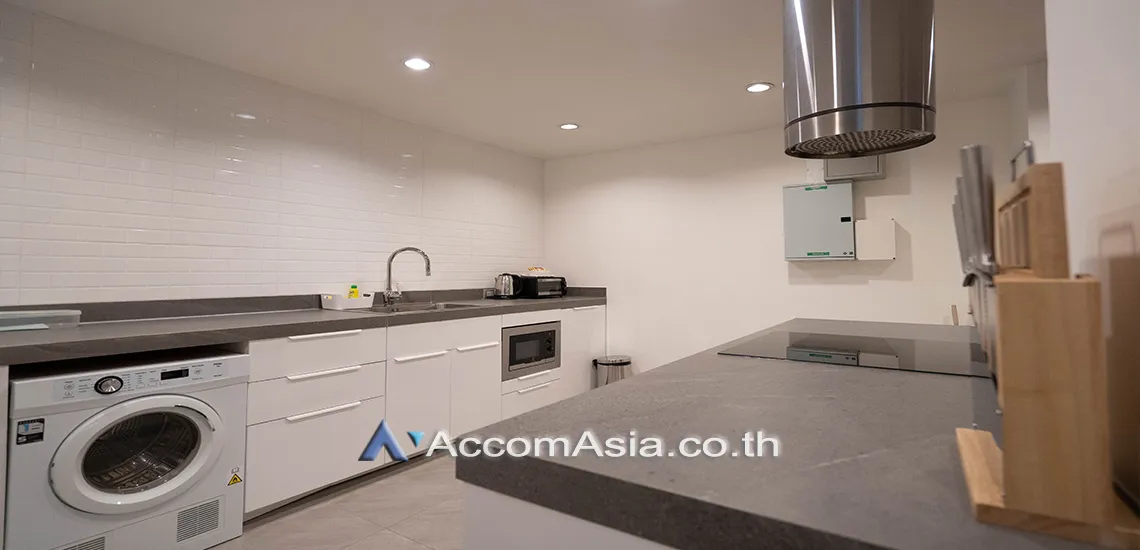 5  3 br Apartment For Rent in Ploenchit ,Bangkok BTS Chidlom - MRT Lumphini at Low-Rise Cozy Apartment, 5 mins walk to Lumpini park AA27587