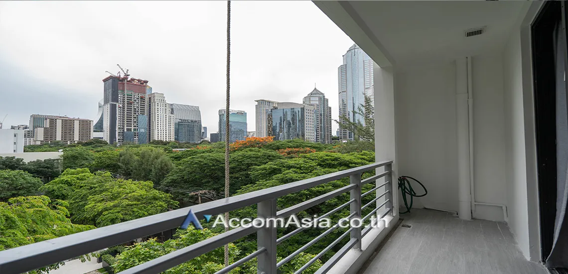 unit 3 Bedrooms  Apartment For Rent in Ploenchit, Bangkok  near BTS Chitlom - MRT Lumphini (AA27587)