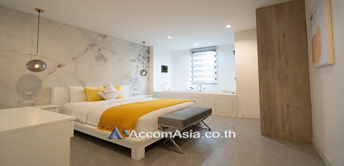 11  3 br Apartment For Rent in Ploenchit ,Bangkok BTS Chitlom - MRT Lumphini at Low-Rise Cozy Apartment, 5 mins walk to Lumpini park AA27587