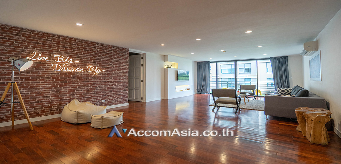  2  3 br Apartment For Rent in Ploenchit ,Bangkok BTS Chitlom - MRT Lumphini at Low-Rise Cozy Apartment, 5 mins walk to Lumpini park AA27587
