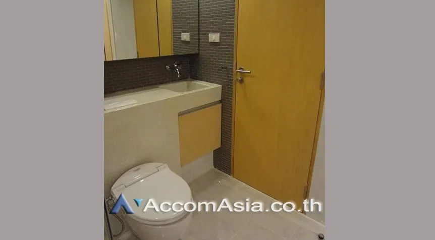 unit 1 Bedroom  Condominium For Rent & Sale in Sukhumvit, Bangkok  near BTS Phrom Phong (AA27588)