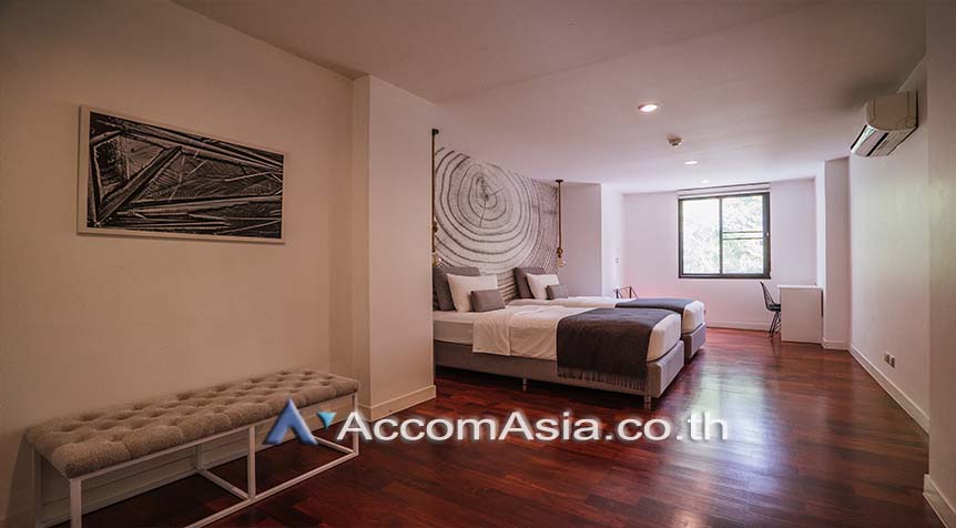 8  3 br Apartment For Rent in Ploenchit ,Bangkok BTS Chitlom - MRT Lumphini at Low-Rise Cozy Apartment, 5 mins walk to Lumpini park AA27607