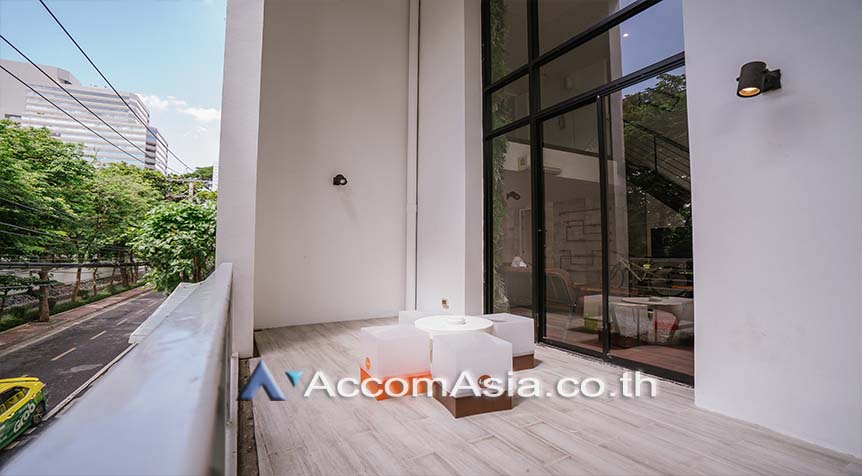 5  3 br Apartment For Rent in Ploenchit ,Bangkok BTS Chitlom - MRT Lumphini at Low-Rise Cozy Apartment, 5 mins walk to Lumpini park AA27607