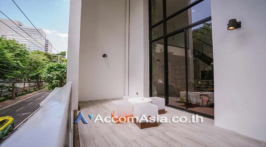 5  3 br Apartment For Rent in Ploenchit ,Bangkok BTS Chidlom - MRT Lumphini at Low-Rise Cozy Apartment, 5 mins walk to Lumpini park AA27607