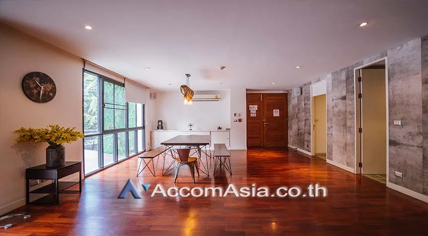 unitDuplex Condo |  3 Bedrooms  Apartment For Rent in Ploenchit, Bangkok  near BTS Chitlom - MRT Lumphini (AA27607)