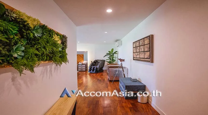 26  6 br Apartment For Rent in Ploenchit ,Bangkok BTS Chitlom - MRT Lumphini at Low-Rise Cozy Apartment, 5 mins walk to Lumpini park AA27609