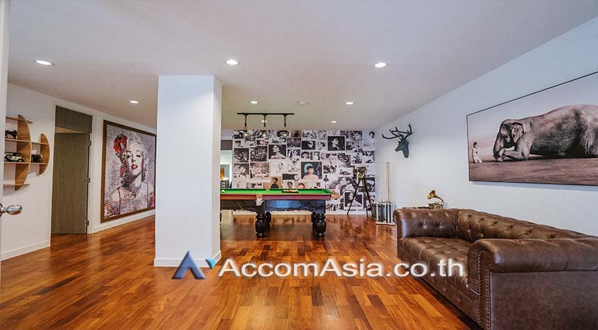 11  6 br Apartment For Rent in Ploenchit ,Bangkok BTS Chitlom - MRT Lumphini at Low-Rise Cozy Apartment, 5 mins walk to Lumpini park AA27609
