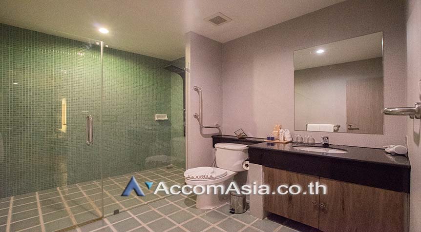 32  6 br Apartment For Rent in Ploenchit ,Bangkok BTS Chitlom - MRT Lumphini at Low-Rise Cozy Apartment, 5 mins walk to Lumpini park AA27609