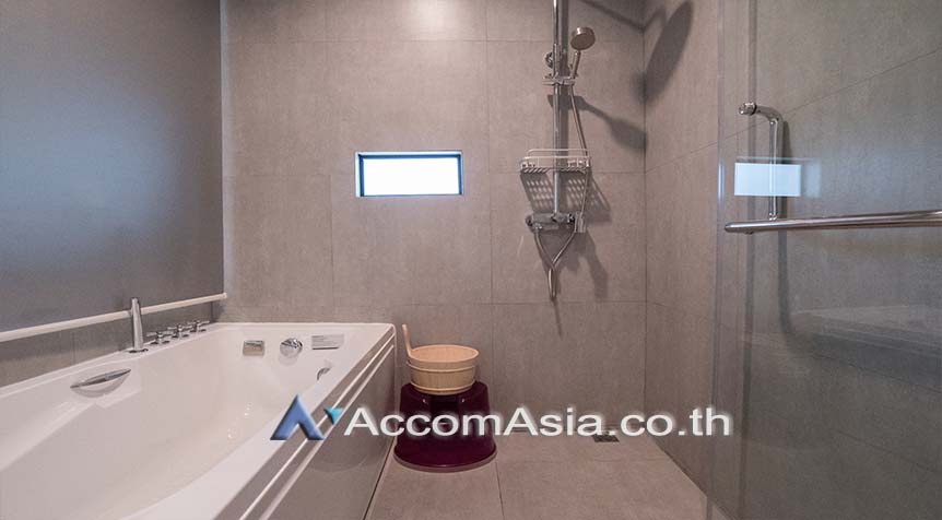 34  6 br Apartment For Rent in Ploenchit ,Bangkok BTS Chitlom - MRT Lumphini at Low-Rise Cozy Apartment, 5 mins walk to Lumpini park AA27609