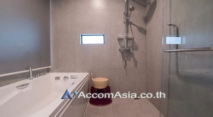 34  6 br Apartment For Rent in Ploenchit ,Bangkok BTS Chitlom - MRT Lumphini at Low-Rise Cozy Apartment, 5 mins walk to Lumpini park AA27609