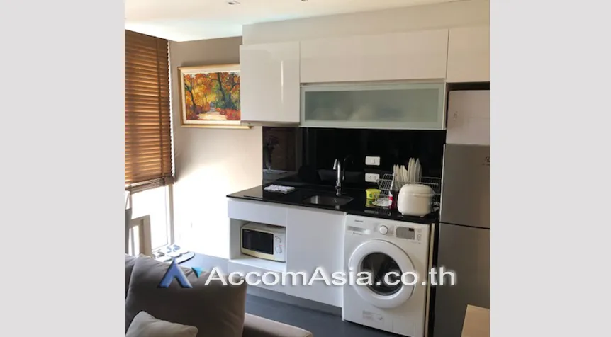 unit 1 Bedroom  Condominium For Rent & Sale in Silom, Bangkok  near BTS Chong Nonsi - BTS Sala Daeng (AA27641)