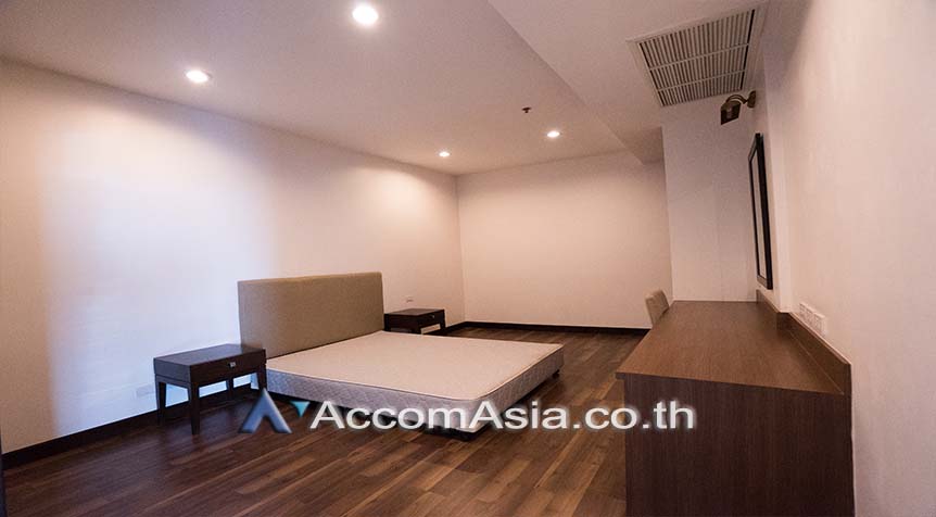 5  3 br Apartment for rent and sale in Sukhumvit ,Bangkok BTS Ekkamai at High-Rise Living with a Large Balcony Apartment in Ekkamai AA27660