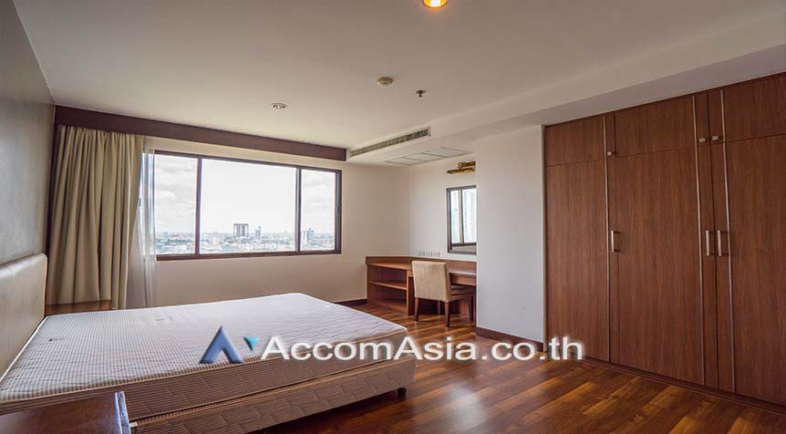 6  3 br Apartment for rent and sale in Sukhumvit ,Bangkok BTS Ekkamai at High-Rise Living with a Large Balcony Apartment in Ekkamai AA27660