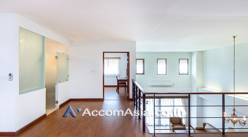 12  4 br Apartment For Rent in Bang Na ,Bangkok BTS Bang Na at Peaceful Bangna AA27695