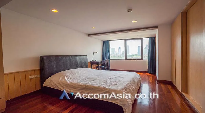 unit 3 Bedrooms  Condominium For Rent in Sukhumvit, Bangkok  near BTS Phrom Phong (AA27717)