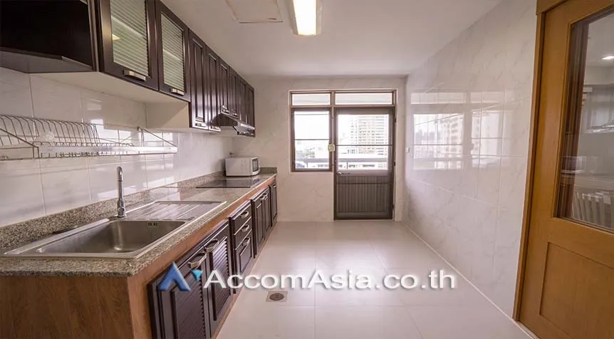 unit 3 Bedrooms  Condominium For Rent in Sukhumvit, Bangkok  near BTS Phrom Phong (AA27759)