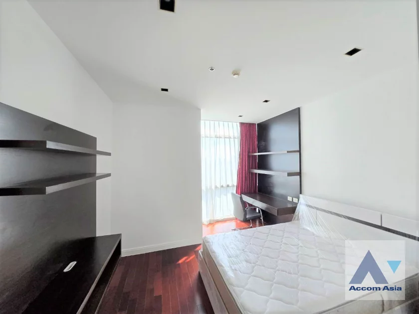4  3 br Condominium For Rent in Ploenchit ,Bangkok BTS Ploenchit at Athenee Residence AA27811