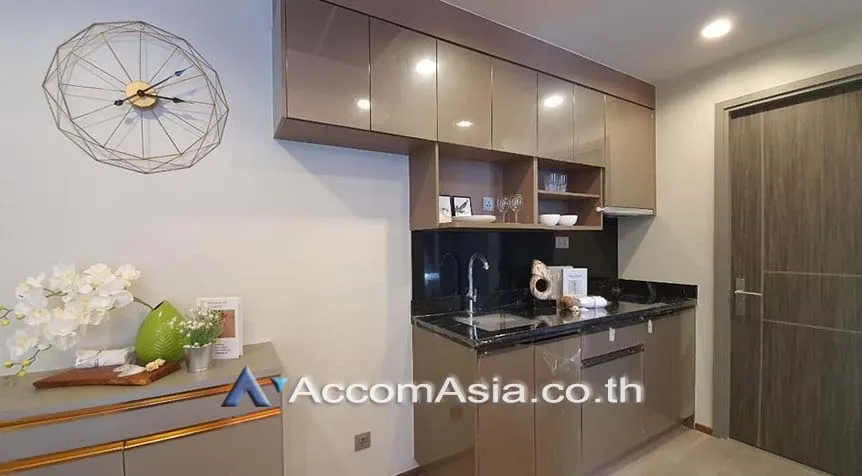 unit 2 Bedrooms  Condominium For Rent in Phaholyothin, Bangkok  near BTS Phaya Thai (AA27838)