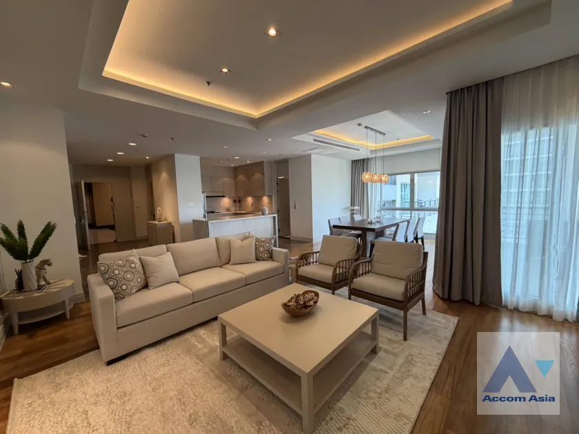 unit 3 Bedrooms  Apartment For Rent in Ploenchit, Bangkok  near BTS Ploenchit (AA27866)