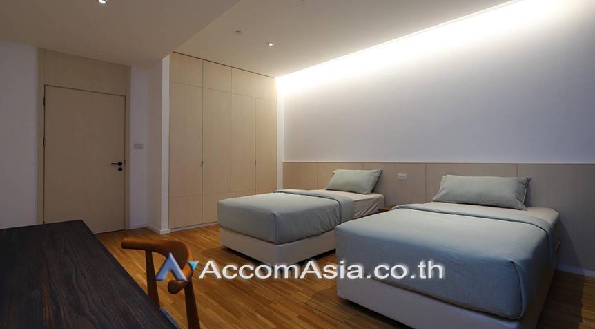  1  2 br Apartment for rent and sale in Sukhumvit ,Bangkok BTS Phrom Phong at High-Rise Serviced Apartment Near The Em District AA27913