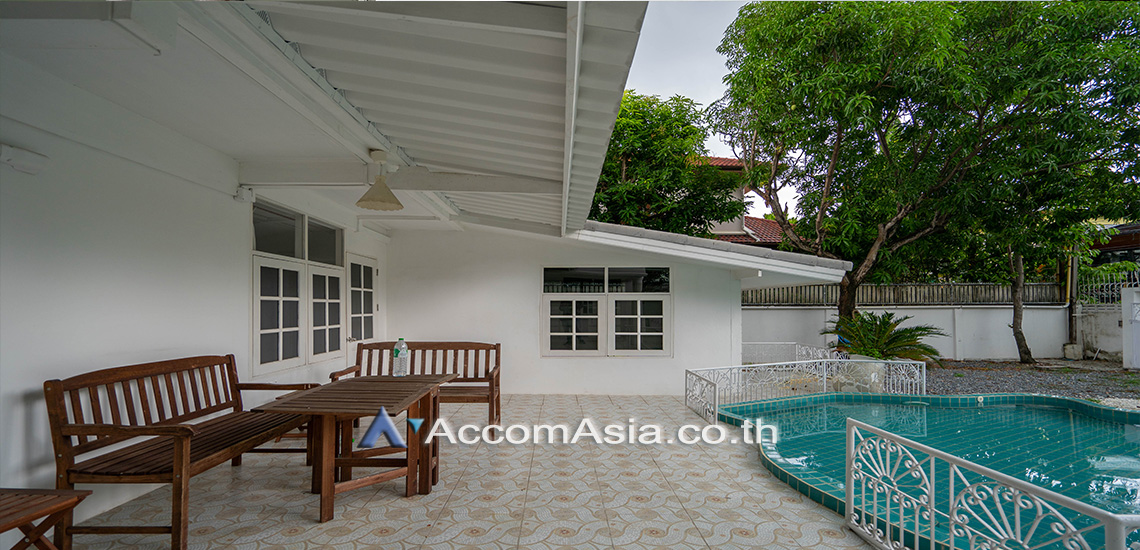 4  3 br House for rent and sale in Sukhumvit ,Bangkok BTS Phra khanong AA27949