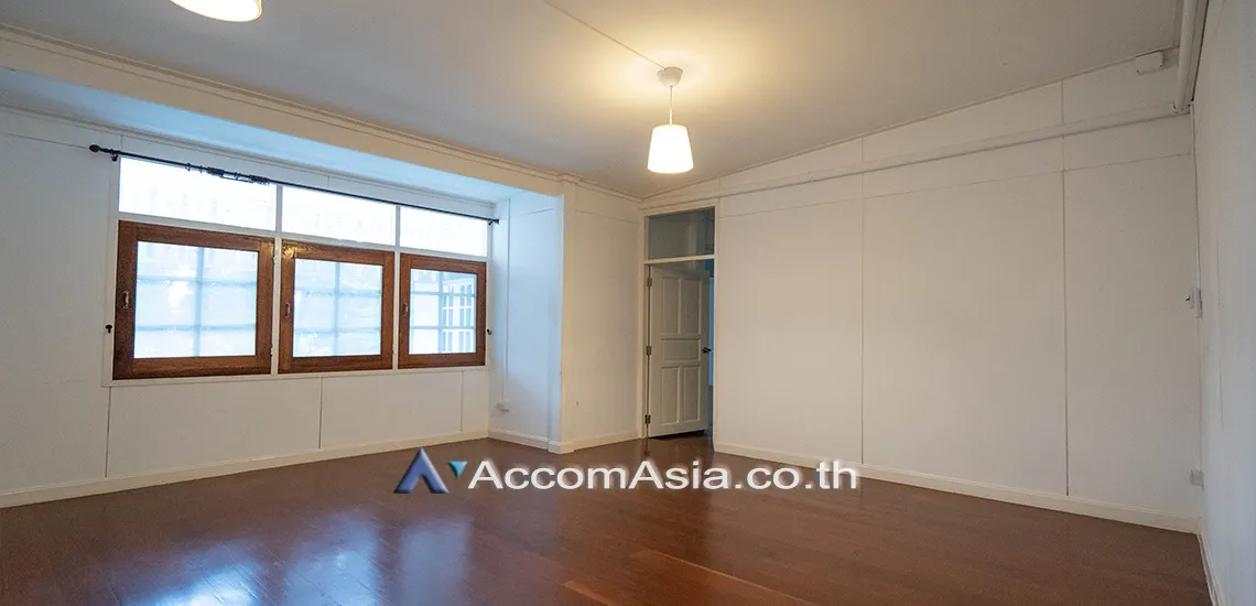 16  3 br House for rent and sale in Sukhumvit ,Bangkok BTS Phra khanong AA27949