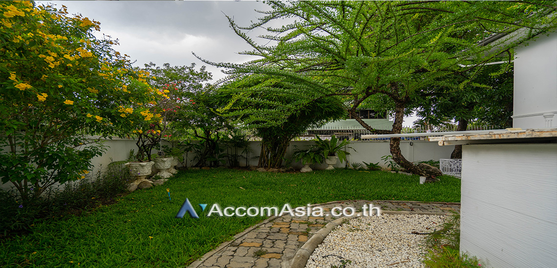 5  3 br House for rent and sale in Sukhumvit ,Bangkok BTS Phra khanong AA27949