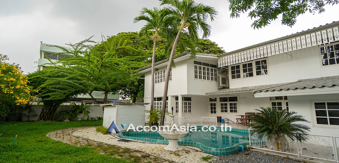 unitGarden, Private Swimming Pool |  3 Bedrooms  House For Rent & Sale in Sukhumvit, Bangkok  near BTS Phra khanong (AA27949)
