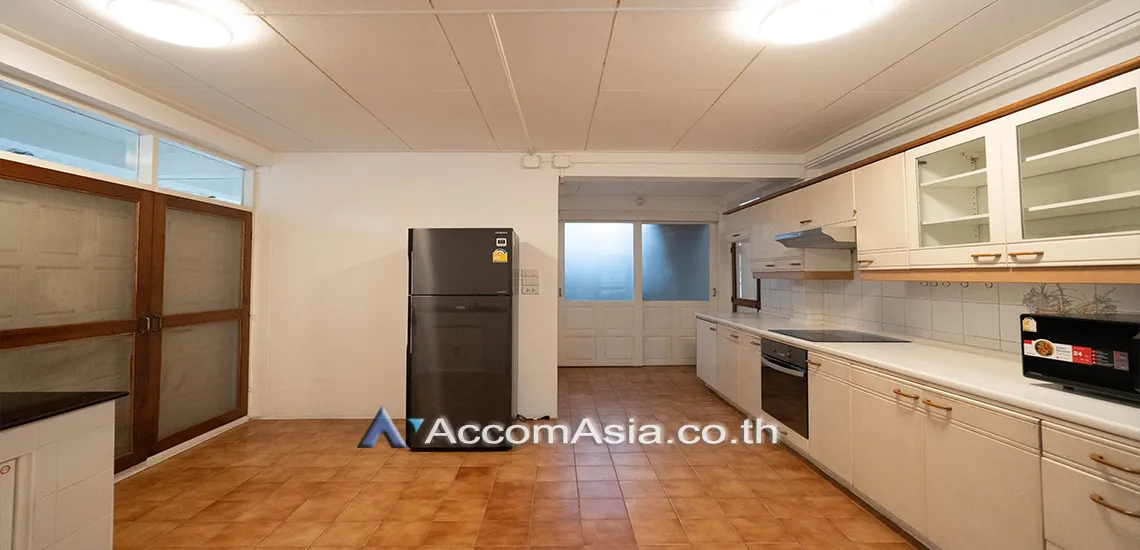 10  3 br House for rent and sale in Sukhumvit ,Bangkok BTS Phra khanong AA27949