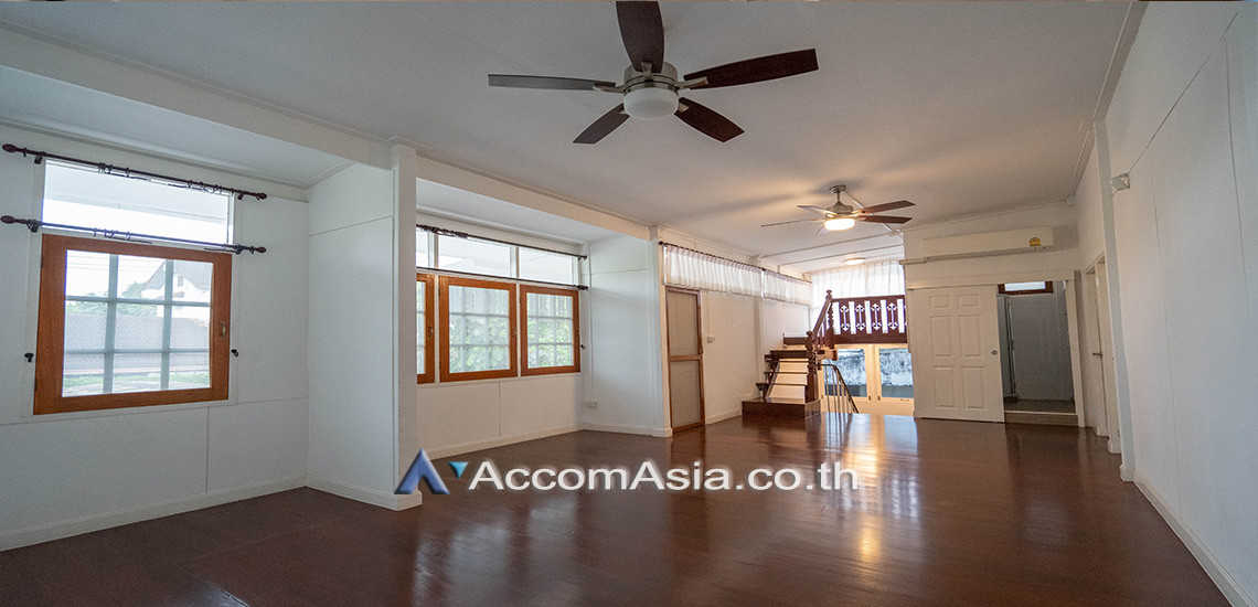 11  3 br House for rent and sale in Sukhumvit ,Bangkok BTS Phra khanong AA27949