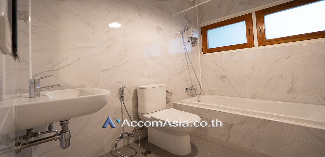 18  3 br House for rent and sale in Sukhumvit ,Bangkok BTS Phra khanong AA27949