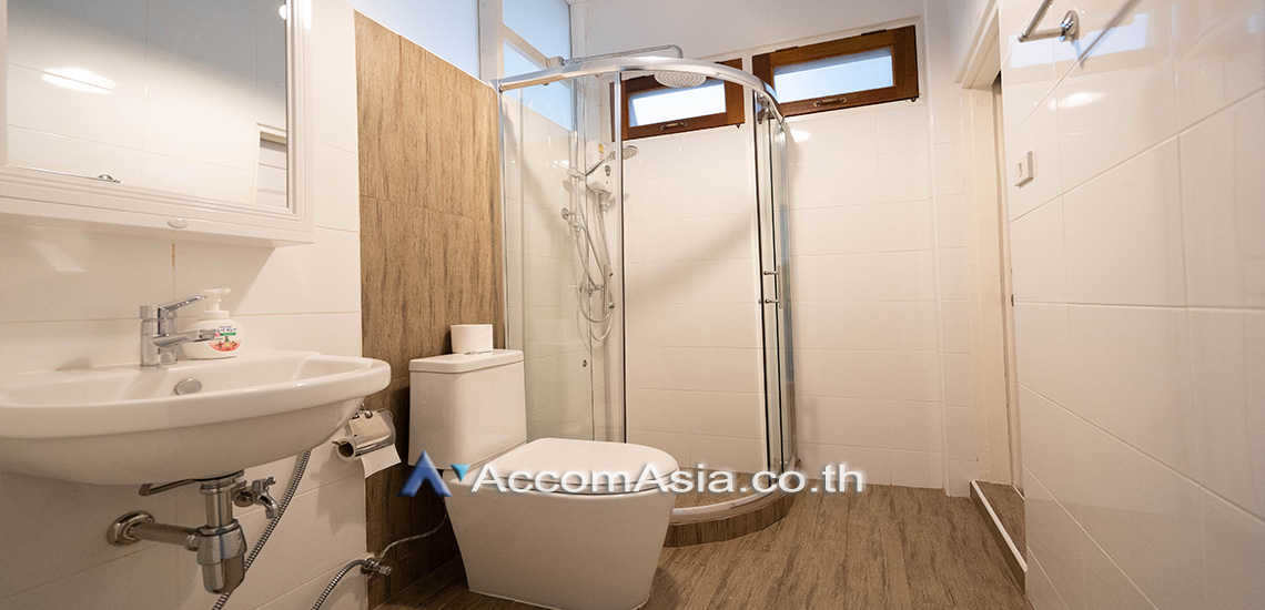 19  3 br House for rent and sale in Sukhumvit ,Bangkok BTS Phra khanong AA27949