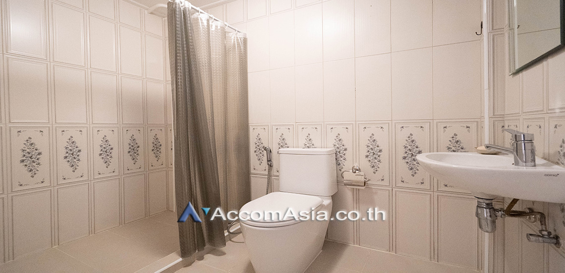 20  3 br House for rent and sale in Sukhumvit ,Bangkok BTS Phra khanong AA27949