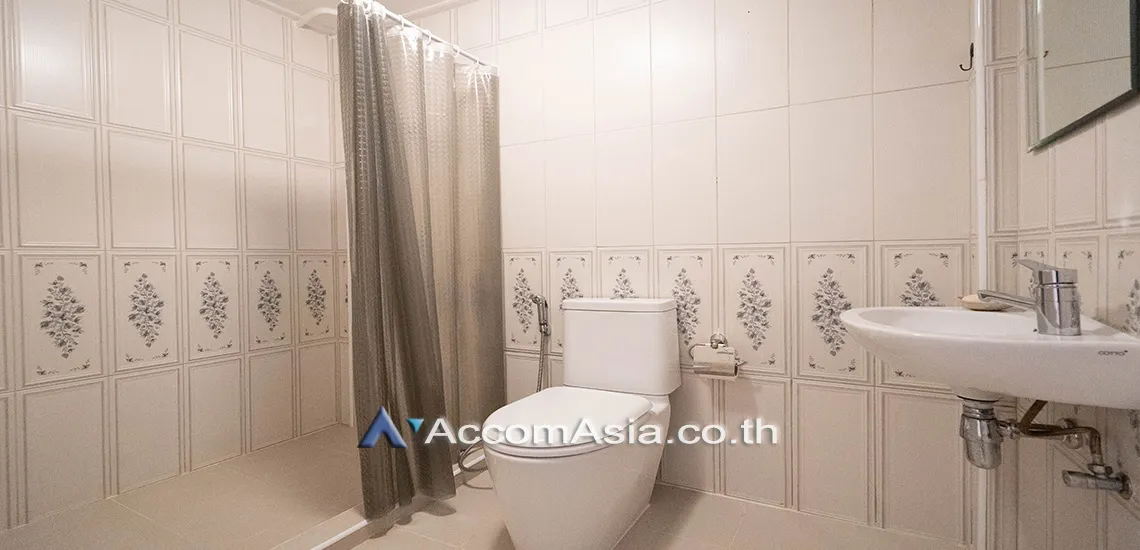 20  3 br House for rent and sale in Sukhumvit ,Bangkok BTS Phra khanong AA27949