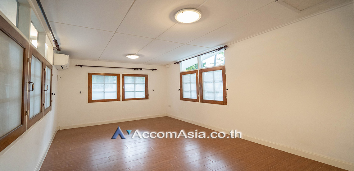 17  3 br House for rent and sale in Sukhumvit ,Bangkok BTS Phra khanong AA27949