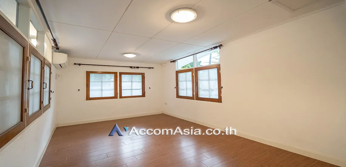 17  3 br House for rent and sale in Sukhumvit ,Bangkok BTS Phra khanong AA27949