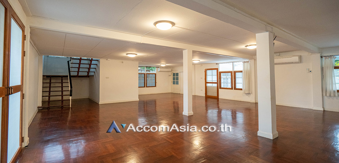 8  3 br House for rent and sale in Sukhumvit ,Bangkok BTS Phra khanong AA27949