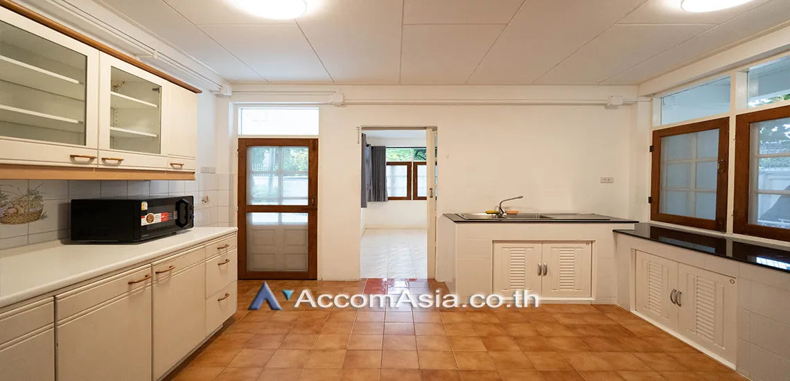 9  3 br House for rent and sale in Sukhumvit ,Bangkok BTS Phra khanong AA27949
