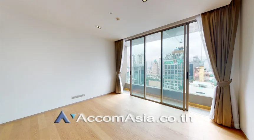 unit 1 Bedroom  Condominium For Sale in Silom, Bangkok  near BTS Sala Daeng (AA27962)