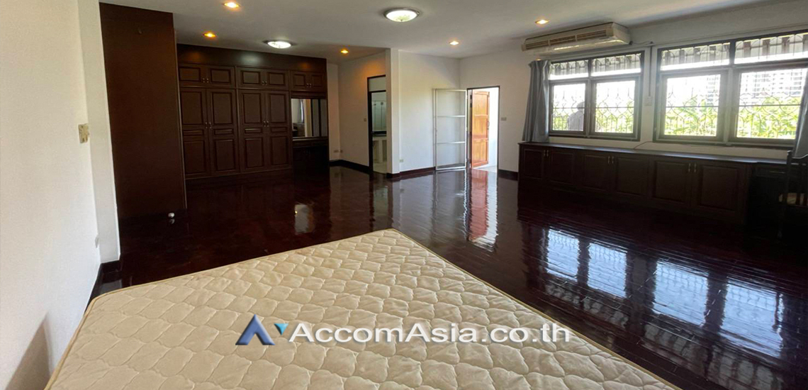 9  3 br House For Rent in Ratchadaphisek ,Bangkok MRT Phetchaburi AA27977