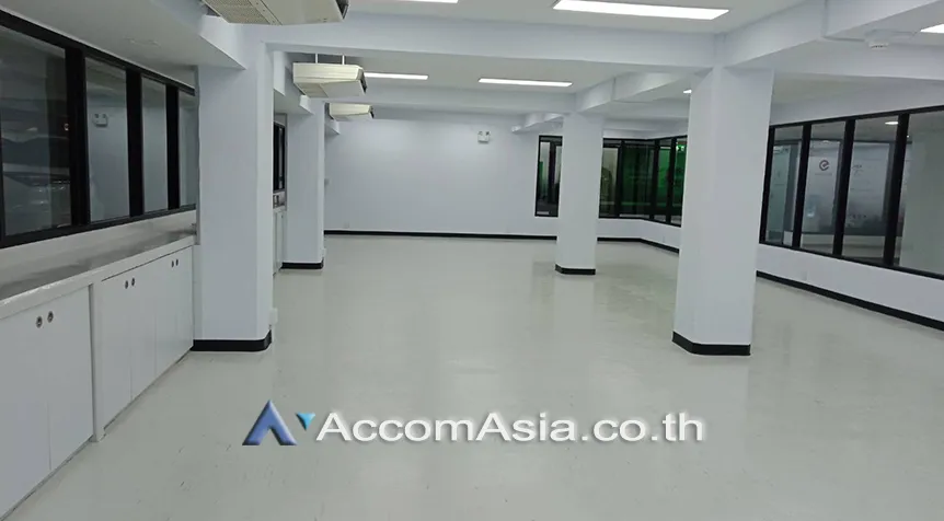 unit Studio  Office space For Rent in Sukhumvit, Bangkok  near MRT Phetchaburi - BTS Asok (AA27985)