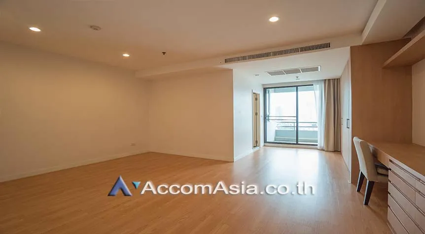 7  4 br Apartment for rent and sale in Sukhumvit ,Bangkok BTS Ekkamai at High-Rise Living with a Large Balcony Apartment in Ekkamai AA27986