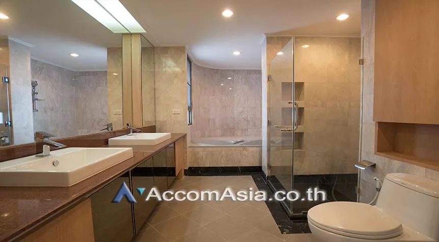 10  4 br Apartment for rent and sale in Sukhumvit ,Bangkok BTS Ekkamai at High-Rise Living with a Large Balcony Apartment in Ekkamai AA27986