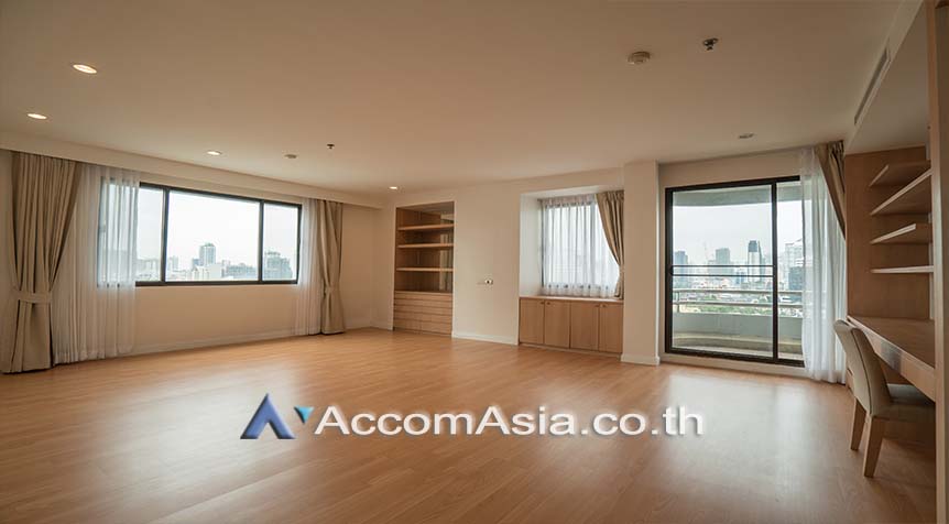 5  4 br Apartment For Rent in Sukhumvit ,Bangkok BTS Ekkamai at High-Rise Living with a Large Balcony Apartment in Ekkamai AA27986