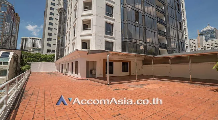unitPet friendly |  3 Bedrooms  Apartment For Rent in Ploenchit, Bangkok  near BTS Chitlom (AA28012)